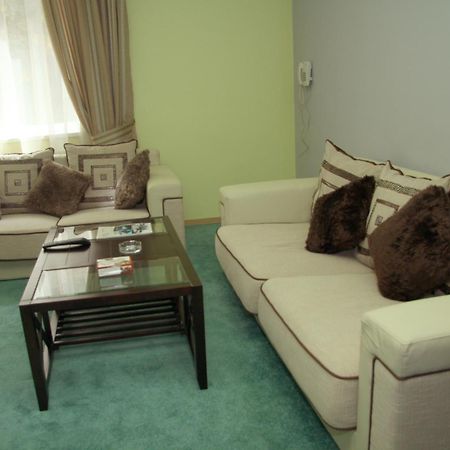 Greenwood Hotel Дилиян Екстериор снимка