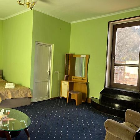 Greenwood Hotel Дилиян Екстериор снимка
