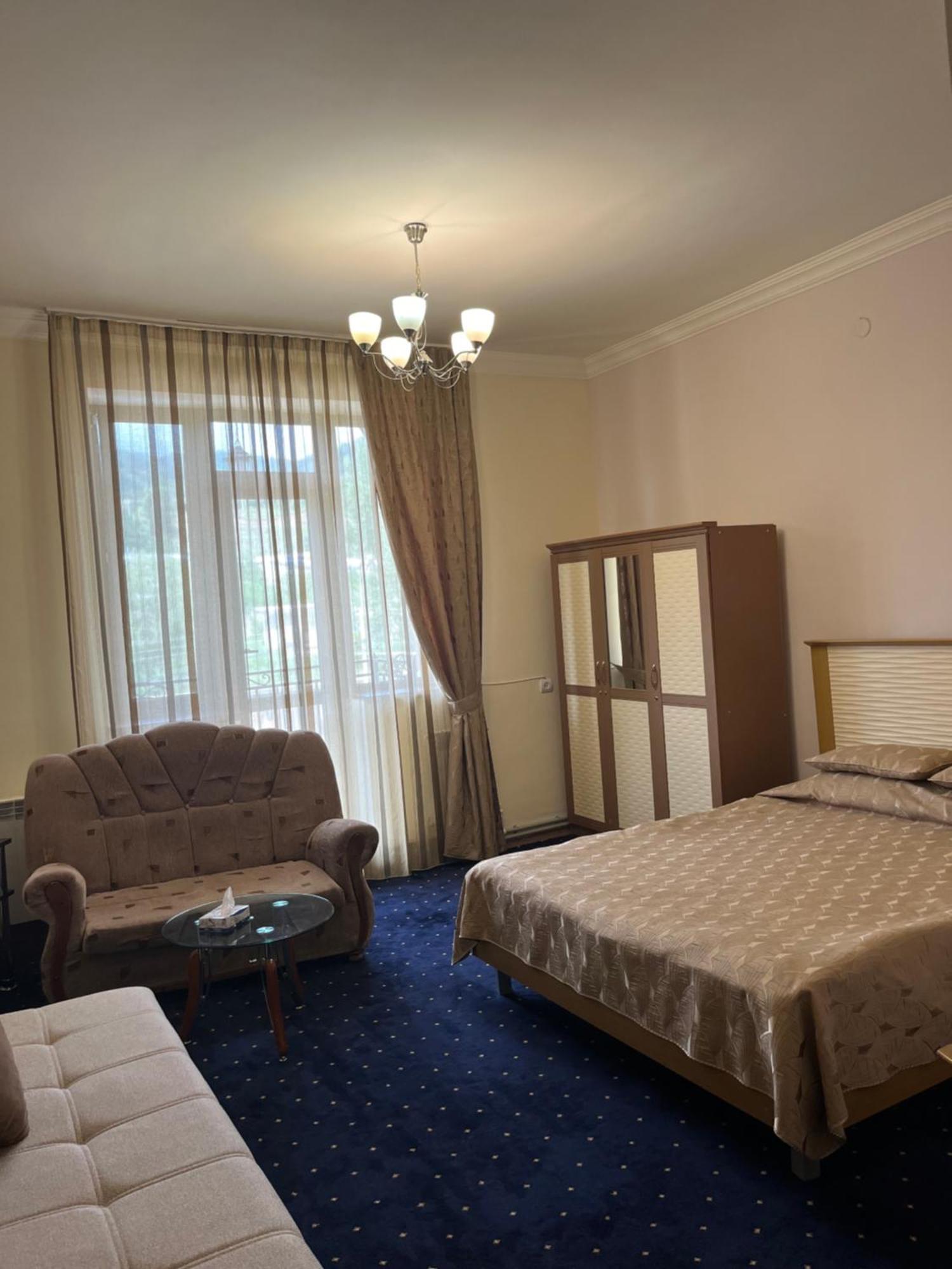 Greenwood Hotel Дилиян Екстериор снимка