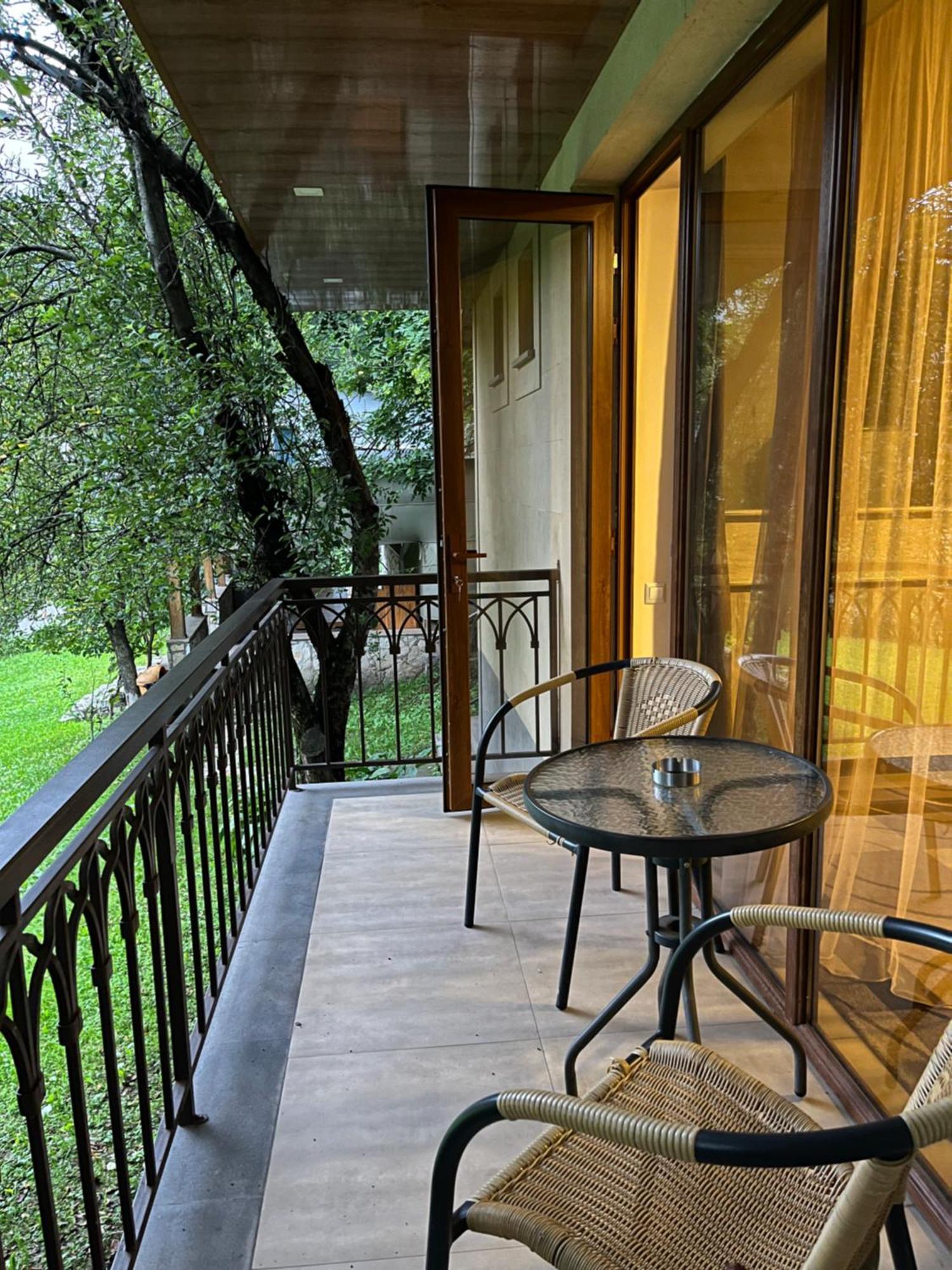 Greenwood Hotel Дилиян Екстериор снимка