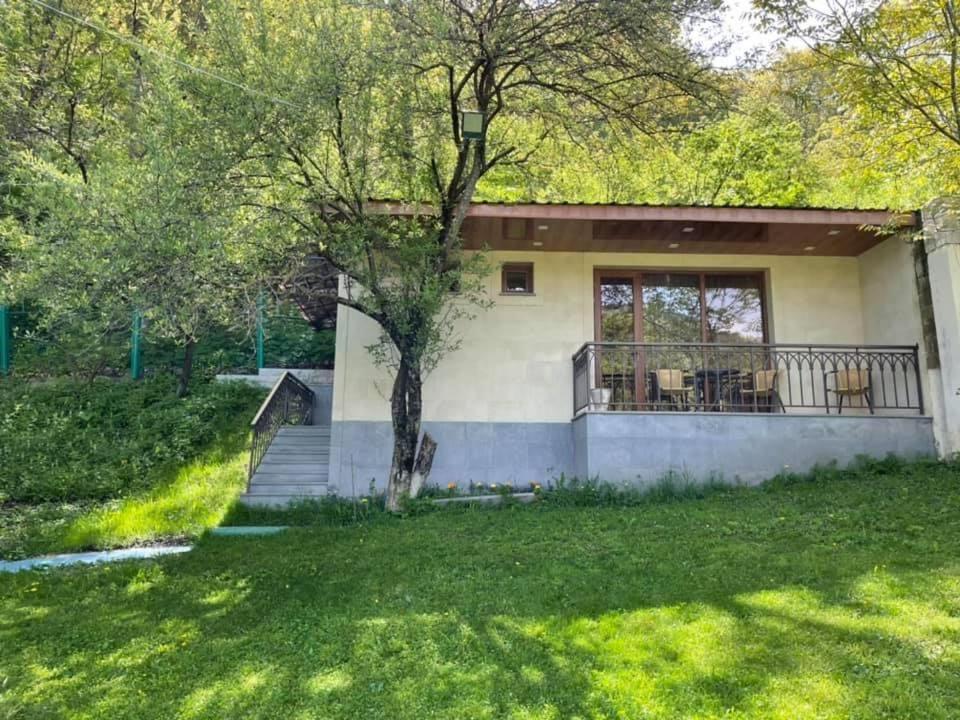 Greenwood Hotel Дилиян Екстериор снимка