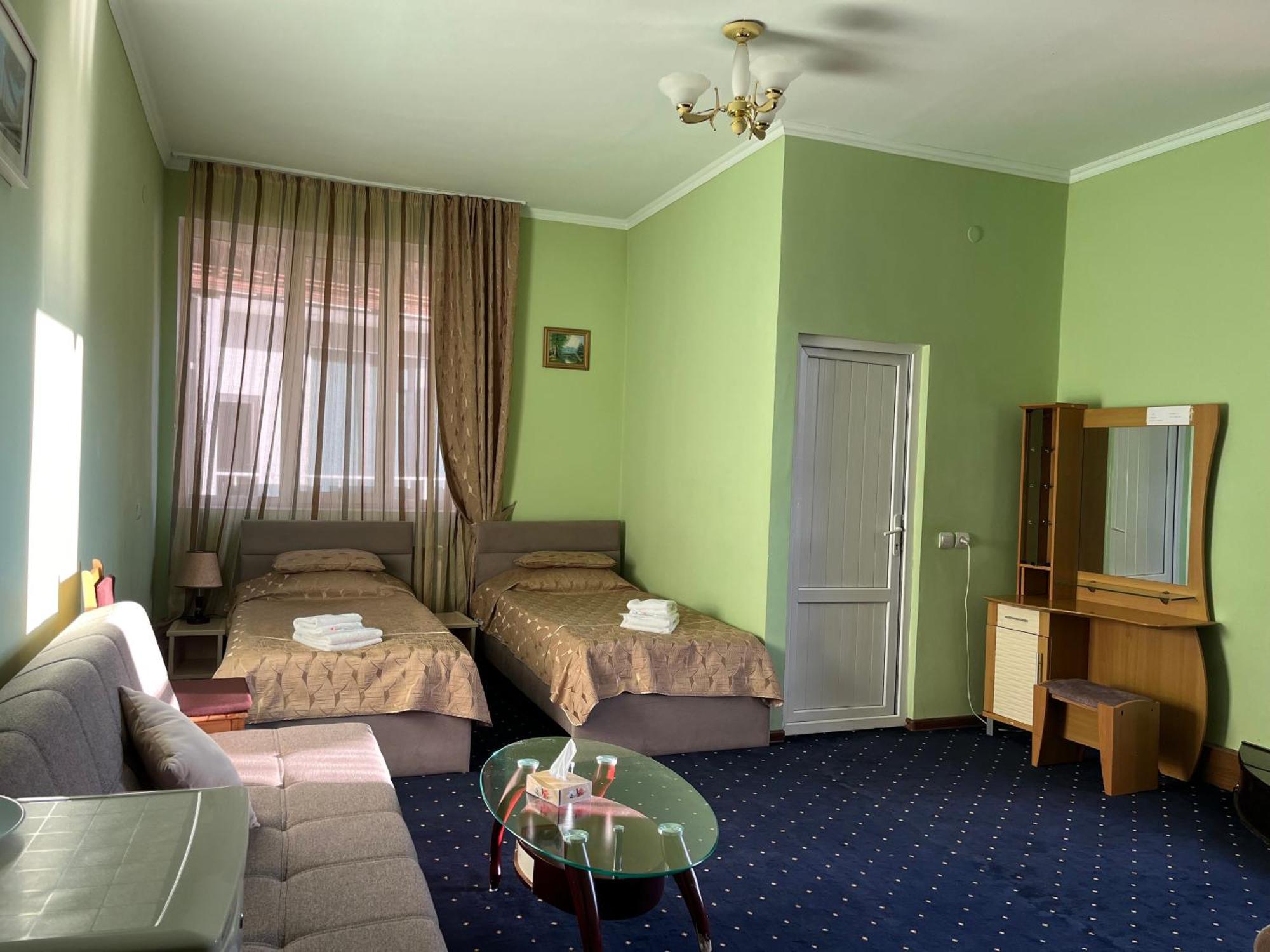 Greenwood Hotel Дилиян Екстериор снимка