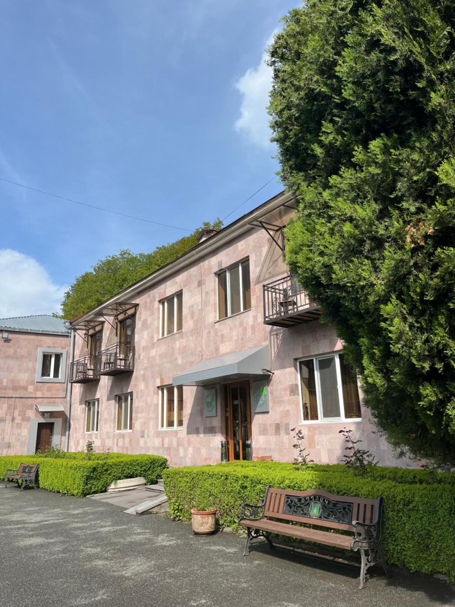 Greenwood Hotel Дилиян Екстериор снимка