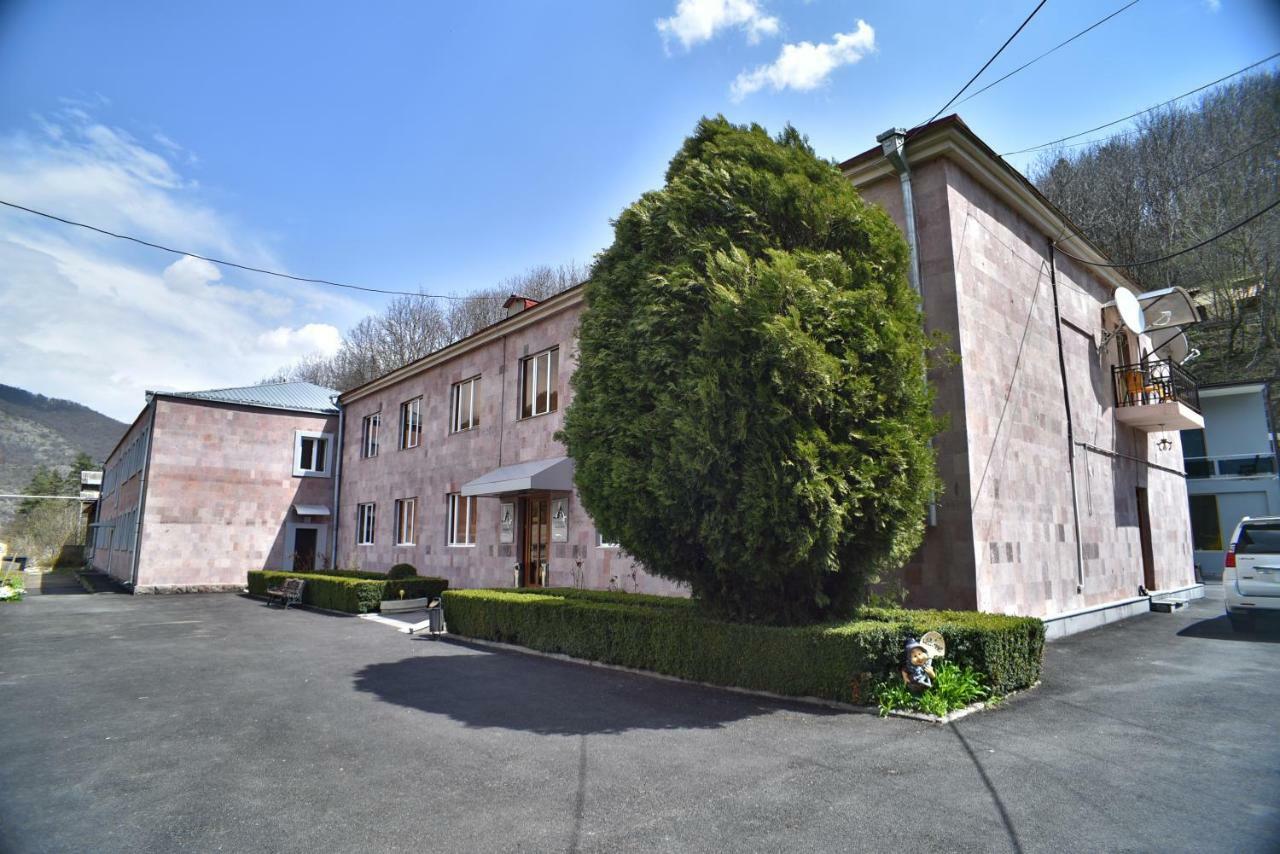 Greenwood Hotel Дилиян Екстериор снимка