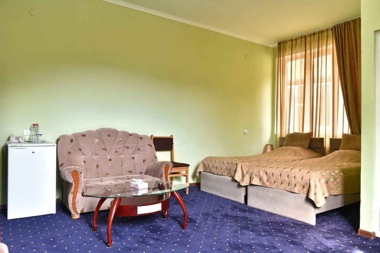 Greenwood Hotel Дилиян Екстериор снимка