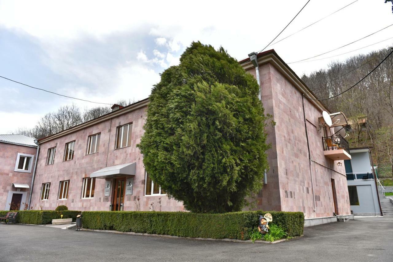 Greenwood Hotel Дилиян Екстериор снимка