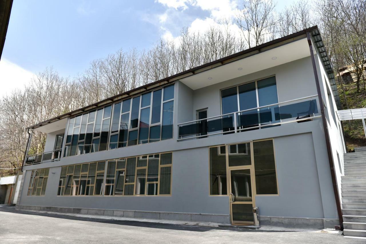 Greenwood Hotel Дилиян Екстериор снимка