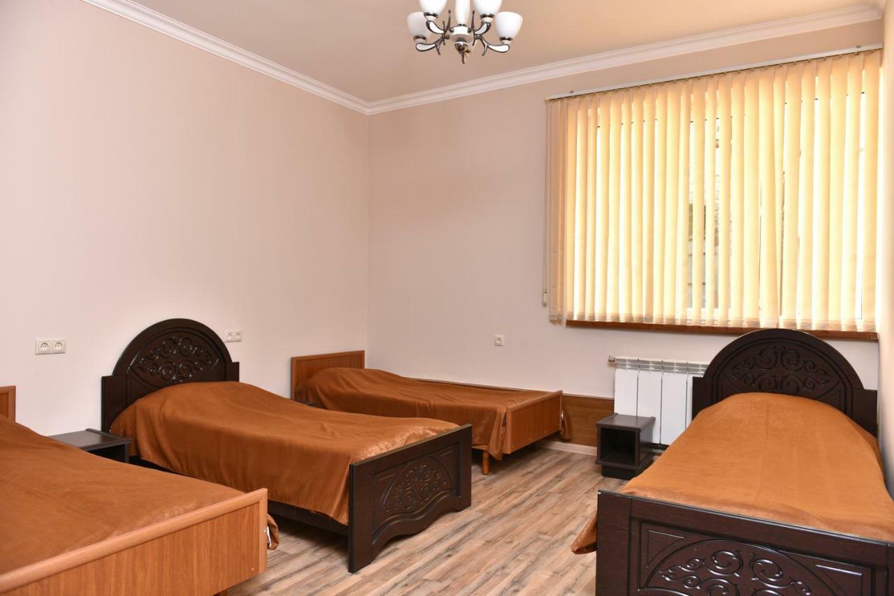 Greenwood Hotel Дилиян Екстериор снимка