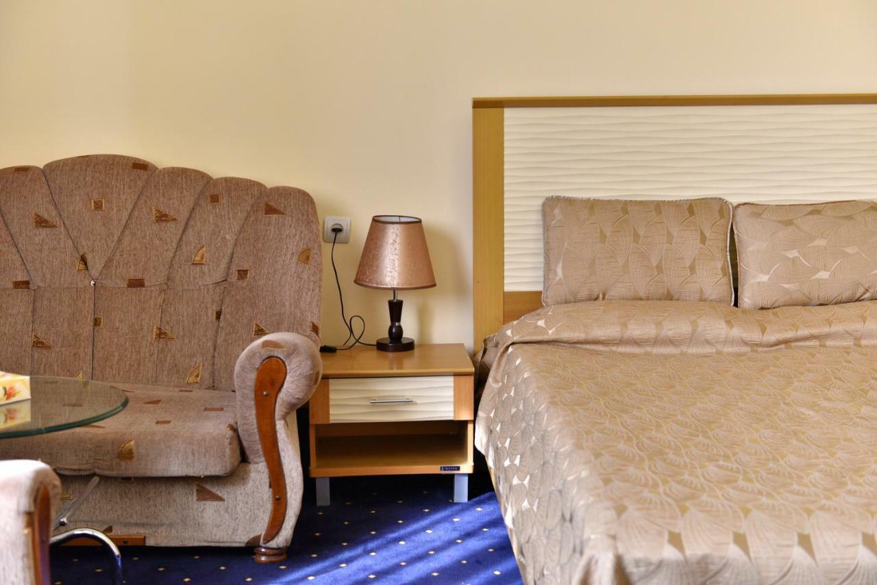 Greenwood Hotel Дилиян Екстериор снимка