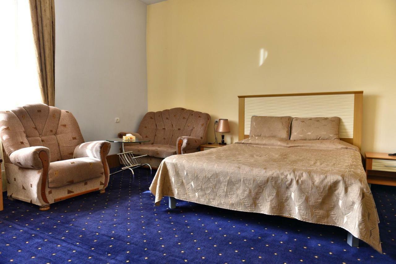 Greenwood Hotel Дилиян Екстериор снимка