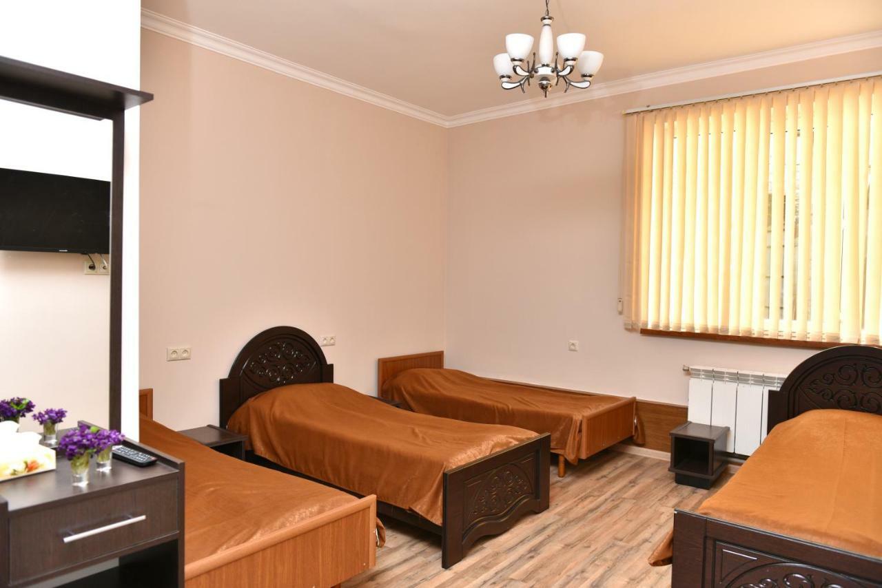 Greenwood Hotel Дилиян Екстериор снимка