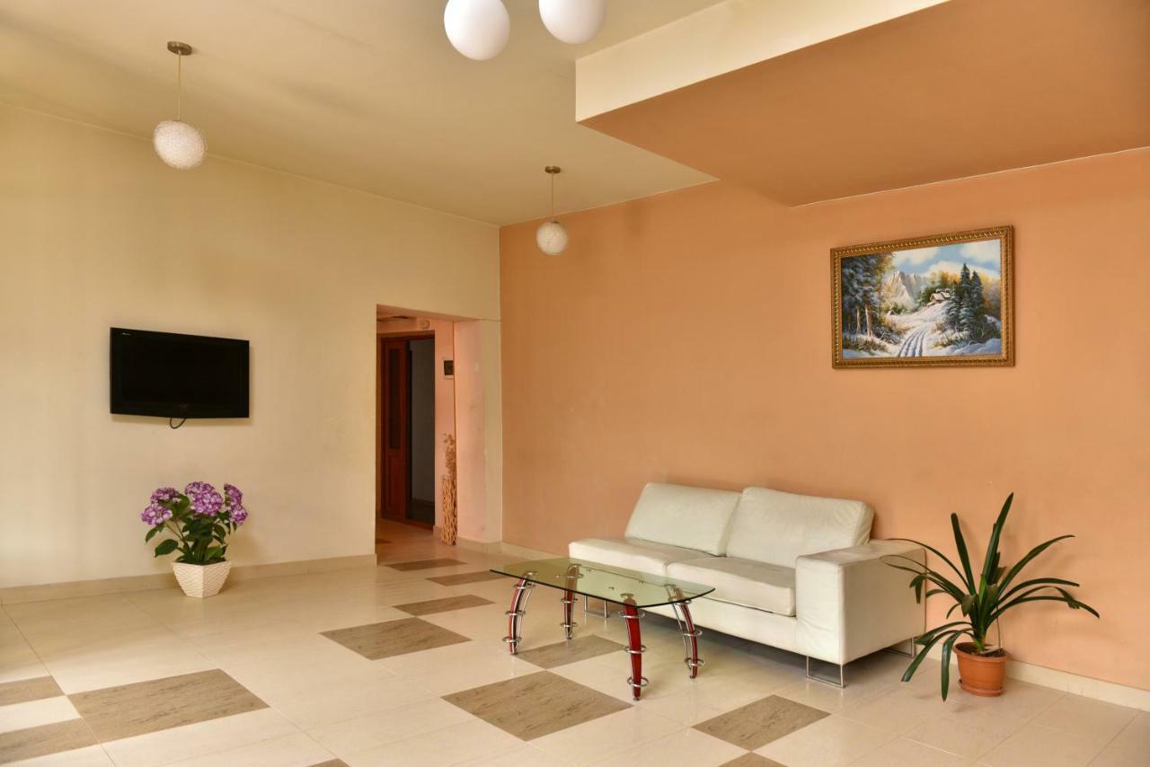 Greenwood Hotel Дилиян Екстериор снимка